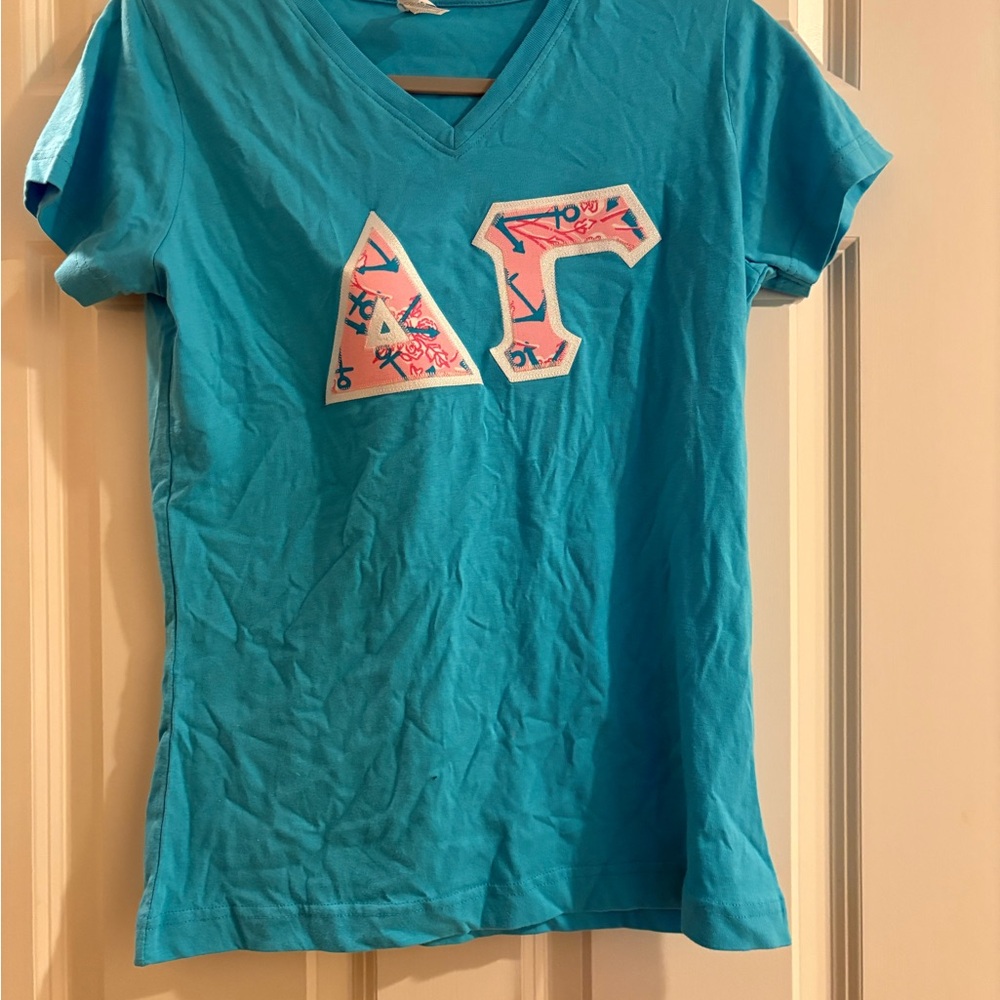 Delta Gamma blur and pink stitched Greek letters v neck. Lily Pulitzer design
